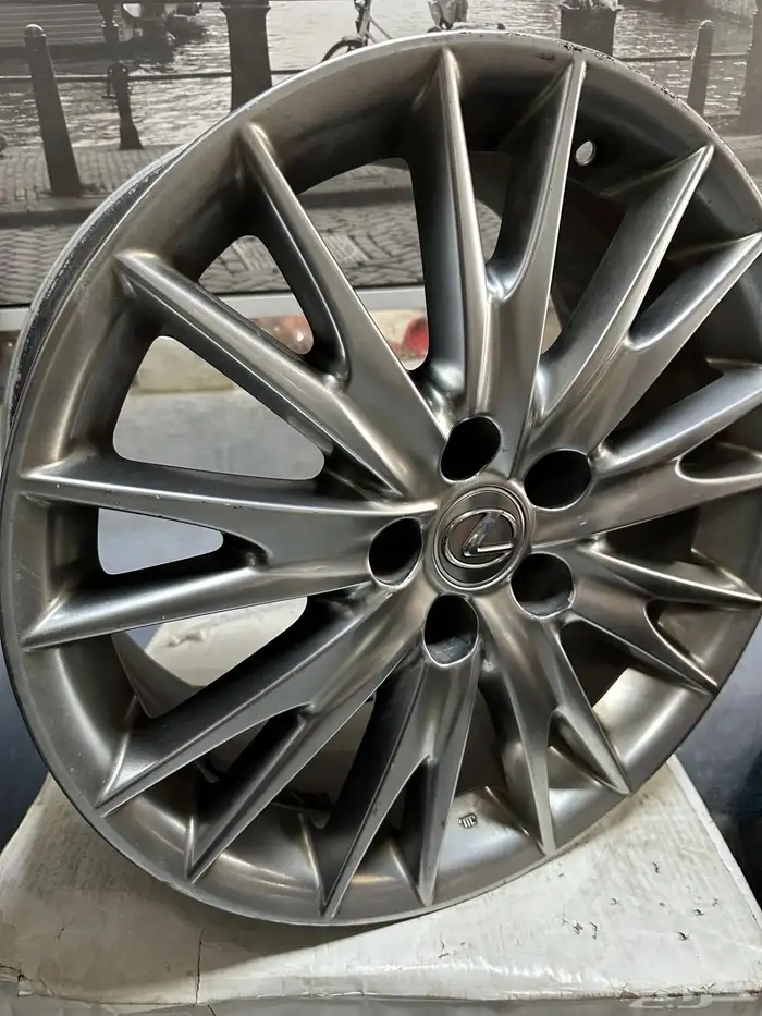 جنوط لكزس GS350 مقاس 18 اصلي وكالة 1