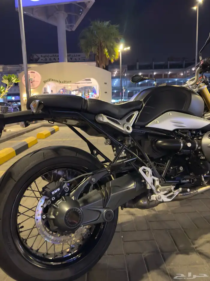 BMW R nine t 7