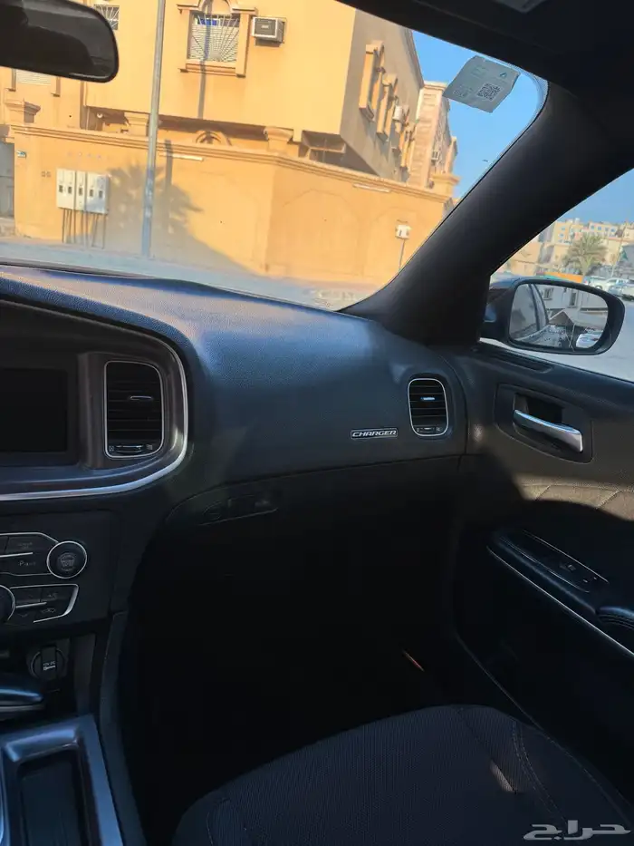 للبيع تشارجر 2019 SXT 8