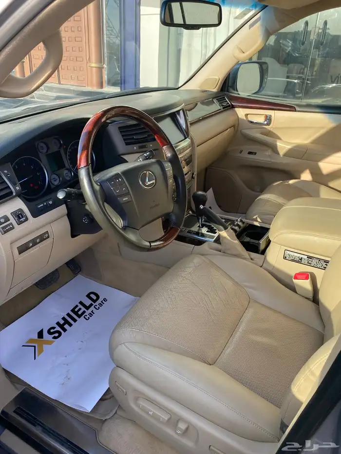 لكزس LX570 2011 8