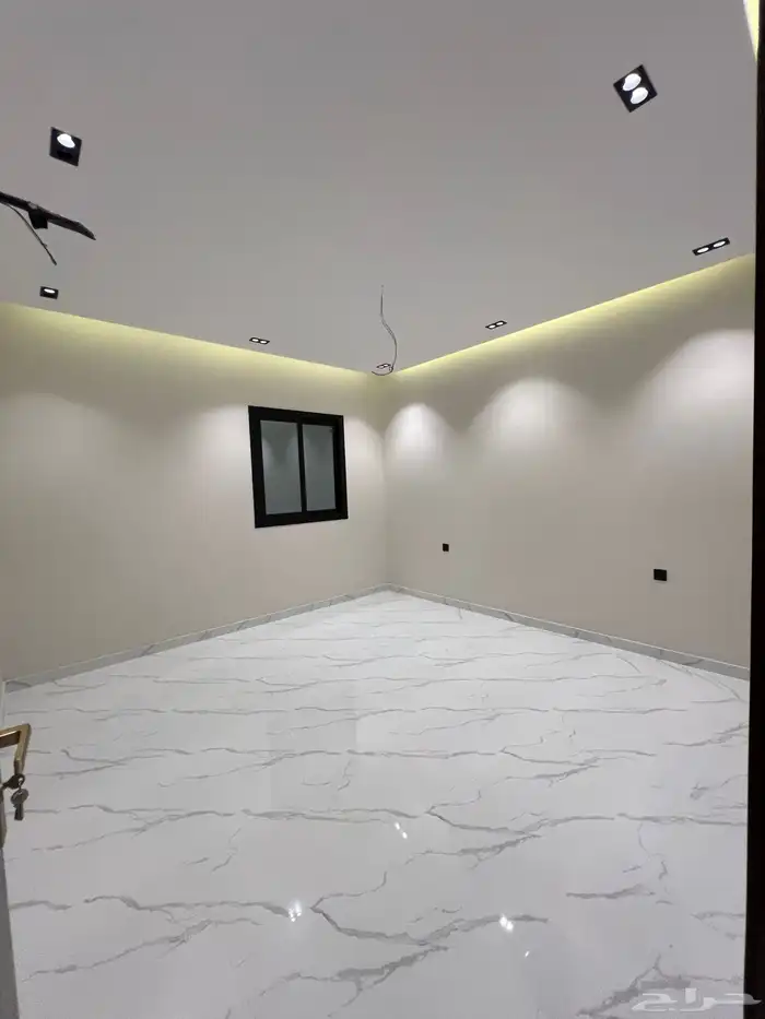 للبيع دور أرضي على شارعين بضاحية الإسكان بجليل 24