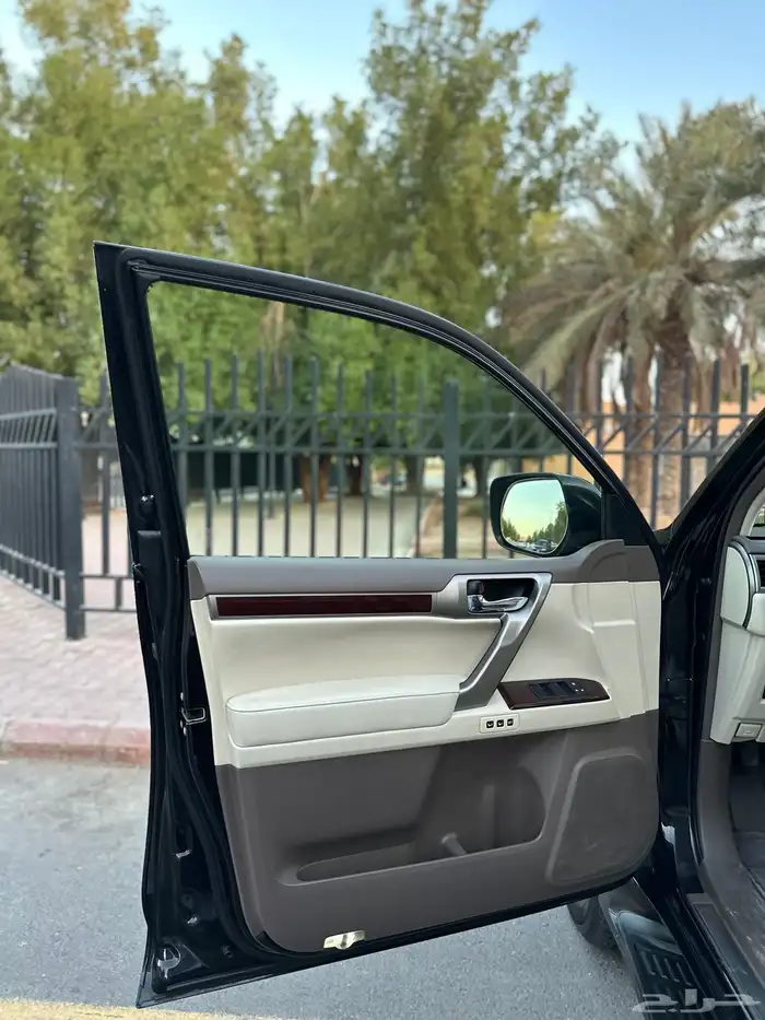 لكزس GX460 موديل 2014 سعودي فل كامل 25