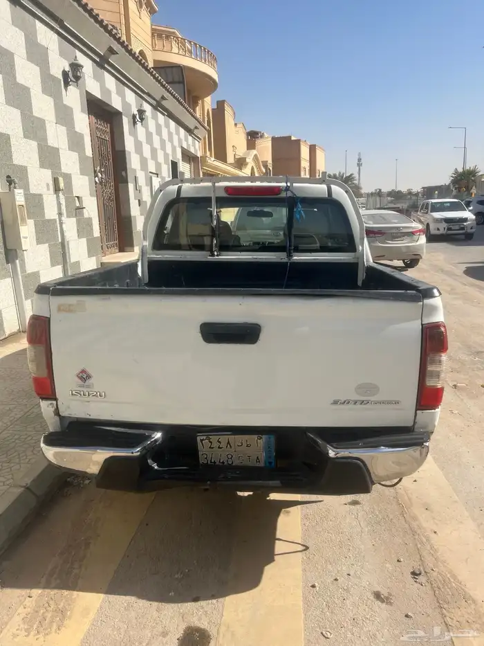 سياره ايسوزو 5