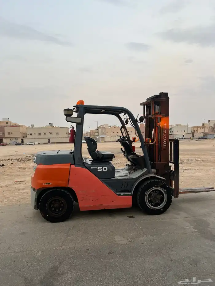 رافعه شوكيه فوركلفت سيزرلفت مان لفت للايجار Forklift 2