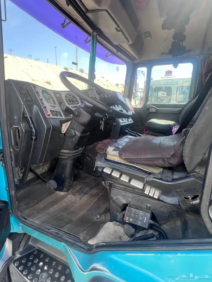 راس شاحنة مان نظيف جدا  مديل 2000  حجم 414 6