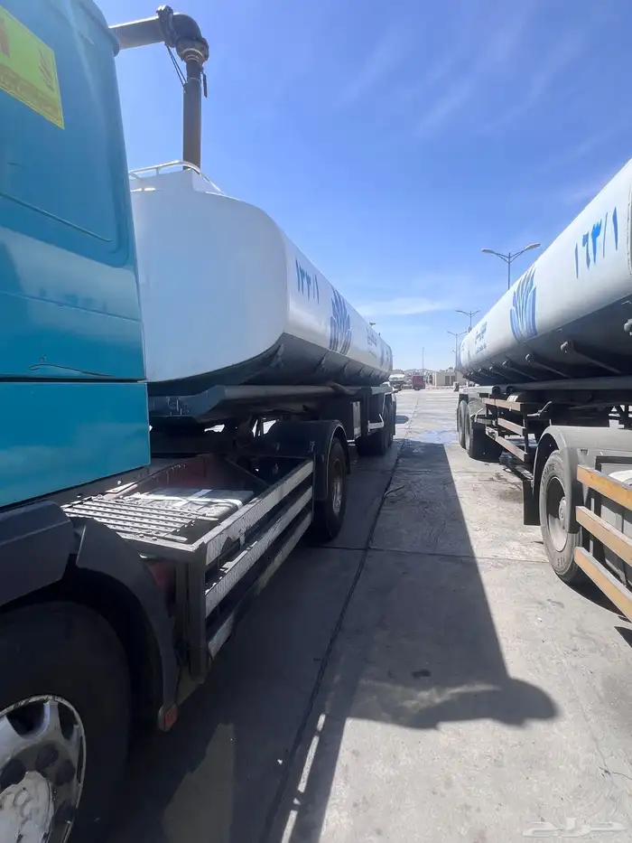 راس شاحنة مان نظيف جدا  مديل 2000  حجم 414 7