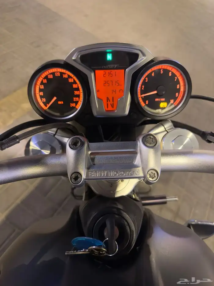 BMW R nine t 16