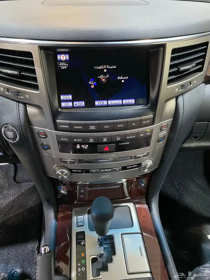 للبيع لكزس LX570 دي دي 2015 فل كامل عبداللطيف مخزن عداد 40 19