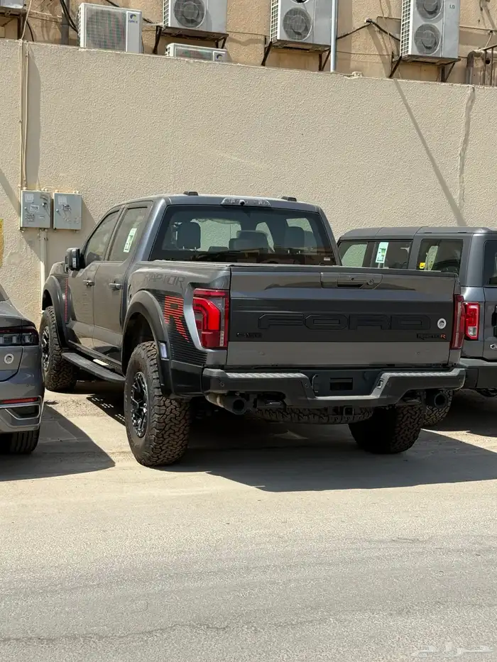 فورد رابتر F150 فئة R موديل 2025 V8 2