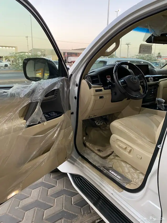 لكزس LX 570 2020 سعودي 5