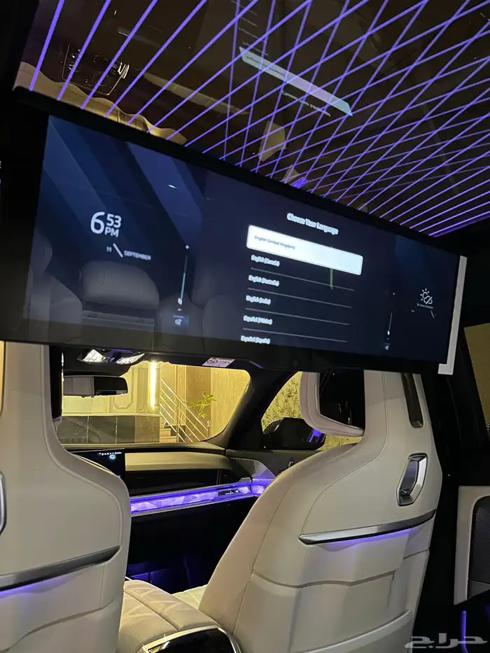 للبيع بي ام دبليو 2025 740i شبه جديدة 24
