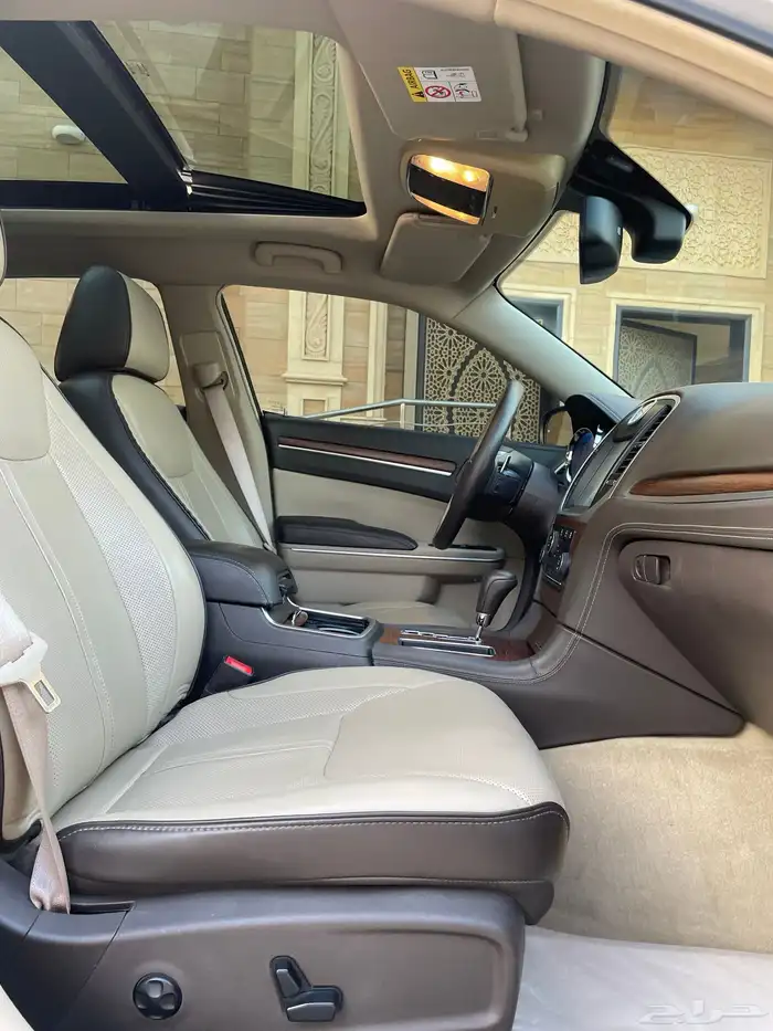 كرايزلر c300 اكزيكتيف 2014 17