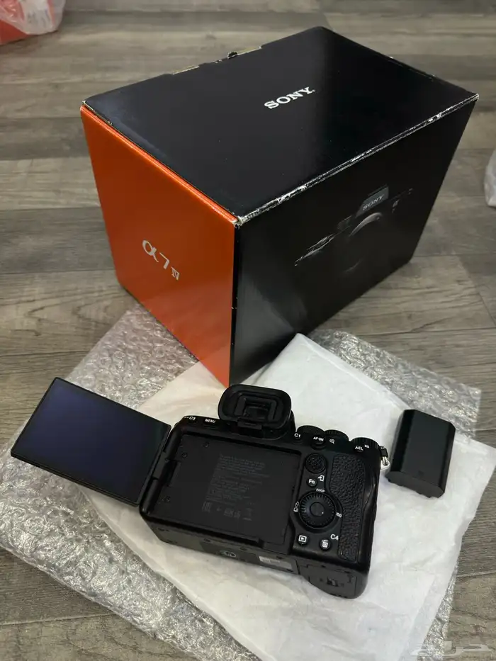 للبيع كاميرا سوني Sony A7 4 1