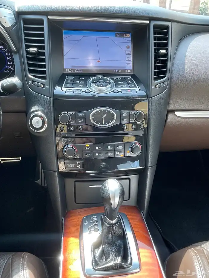 انفنتي QX70 فل كامل 2015 نظيف 44