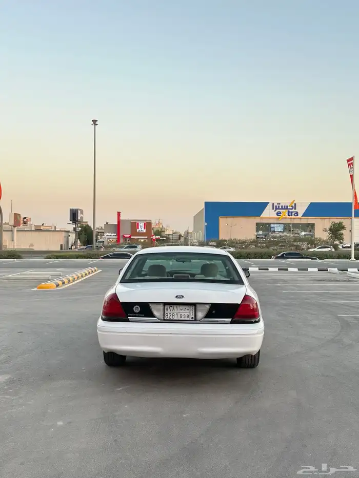 فورد فكتورياء بوليسي نظيف جدا 5