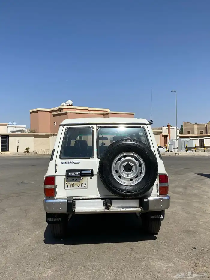 نيسان باترول مديل 88 خالي من الصدوم موتر نضيف 16