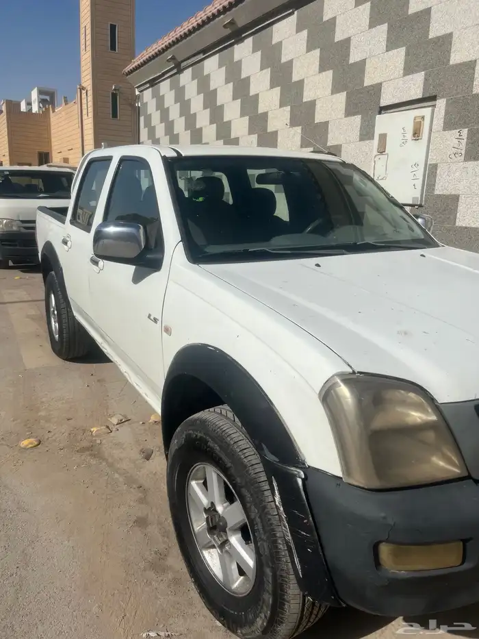 سياره ايسوزو 3