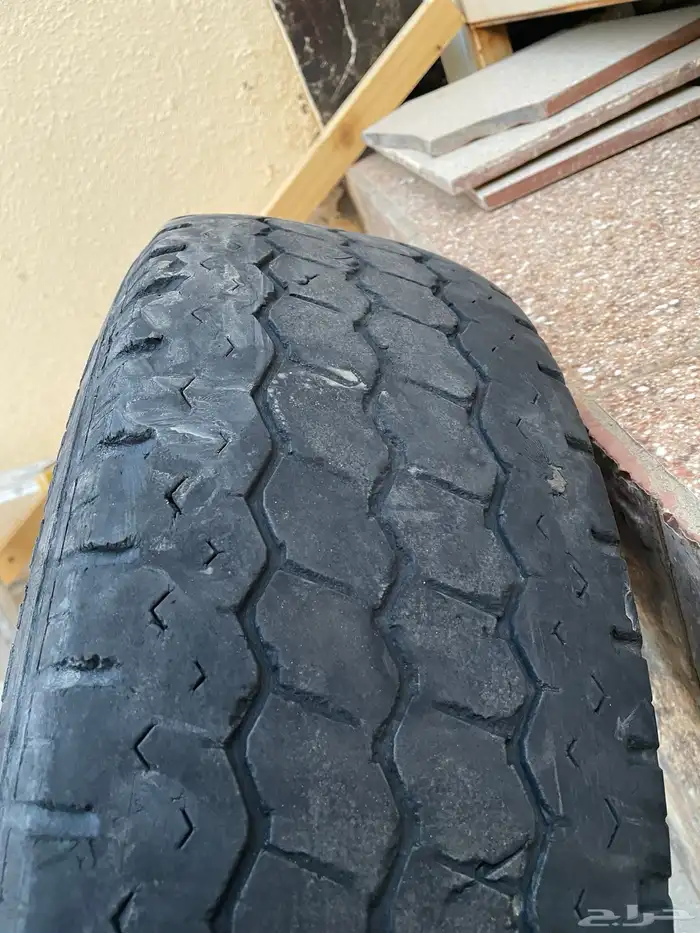 كفرات برجستون هايلكس فيها نص عمر نظيفه 6