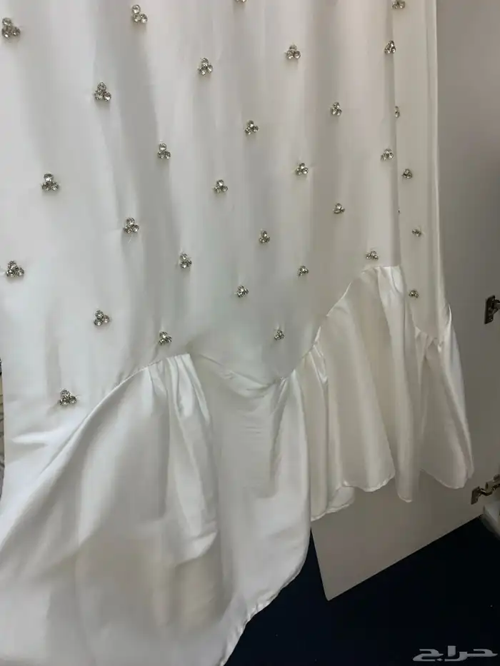 3فساتين و2شنطه 4