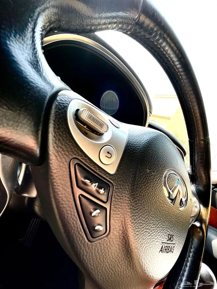 انفنتي QX70 فل كامل 2015 نظيف 45