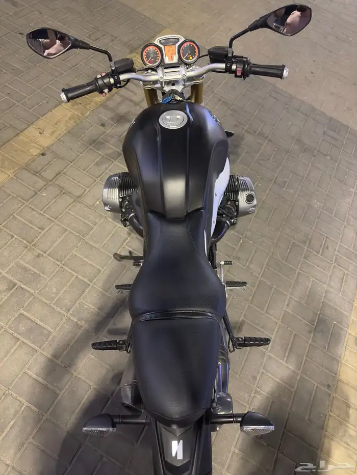 BMW R nine t 9