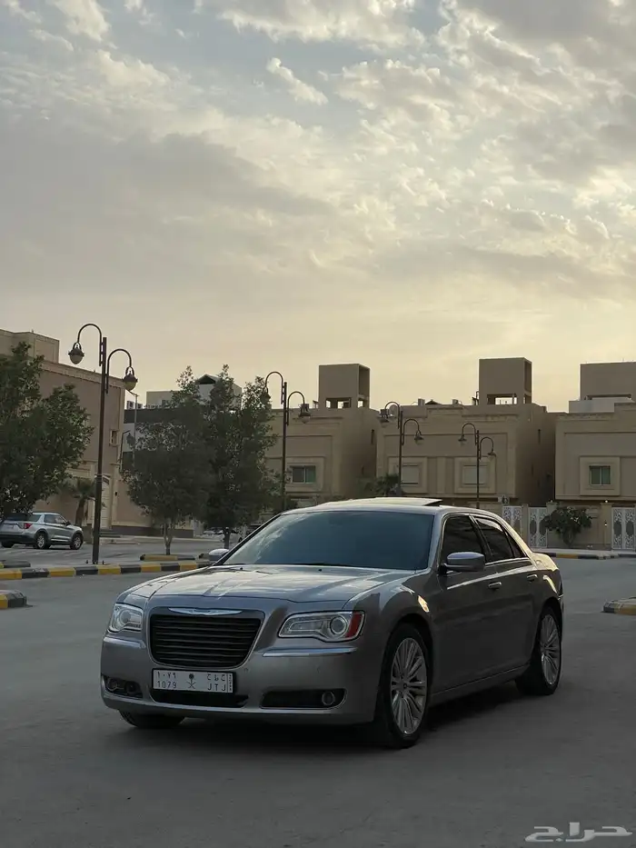 كرايزلر c300 اكزيكتيف 2014 1