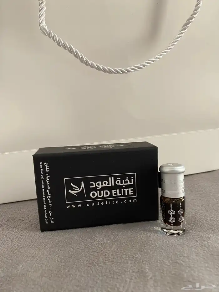 دهن معتق الماجد للعود 0