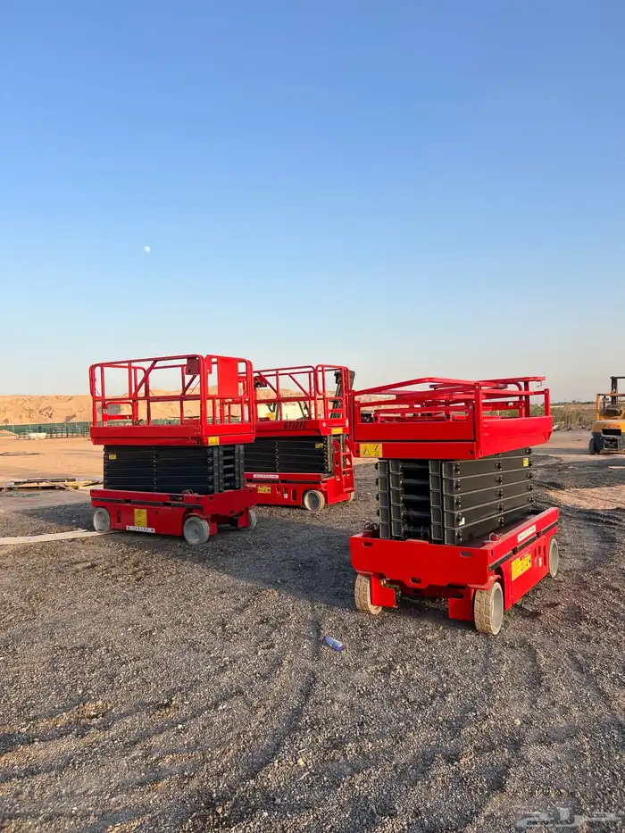 رافعه شوكيه فوركلفت سيزرلفت مان لفت للايجار Forklift 1