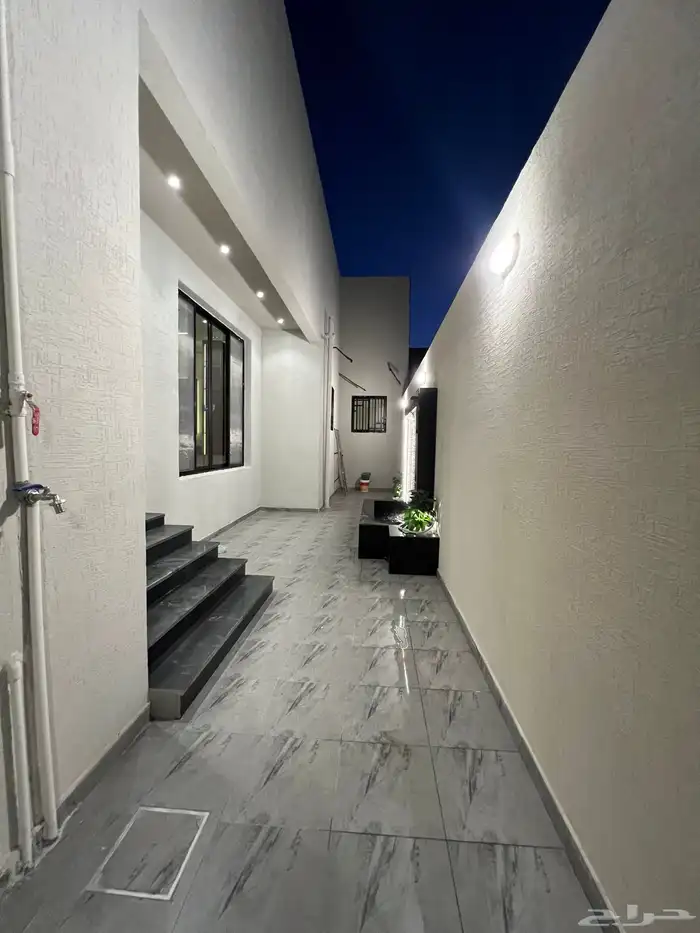 للبيع دور أرضي على شارعين بضاحية الإسكان بجليل 12