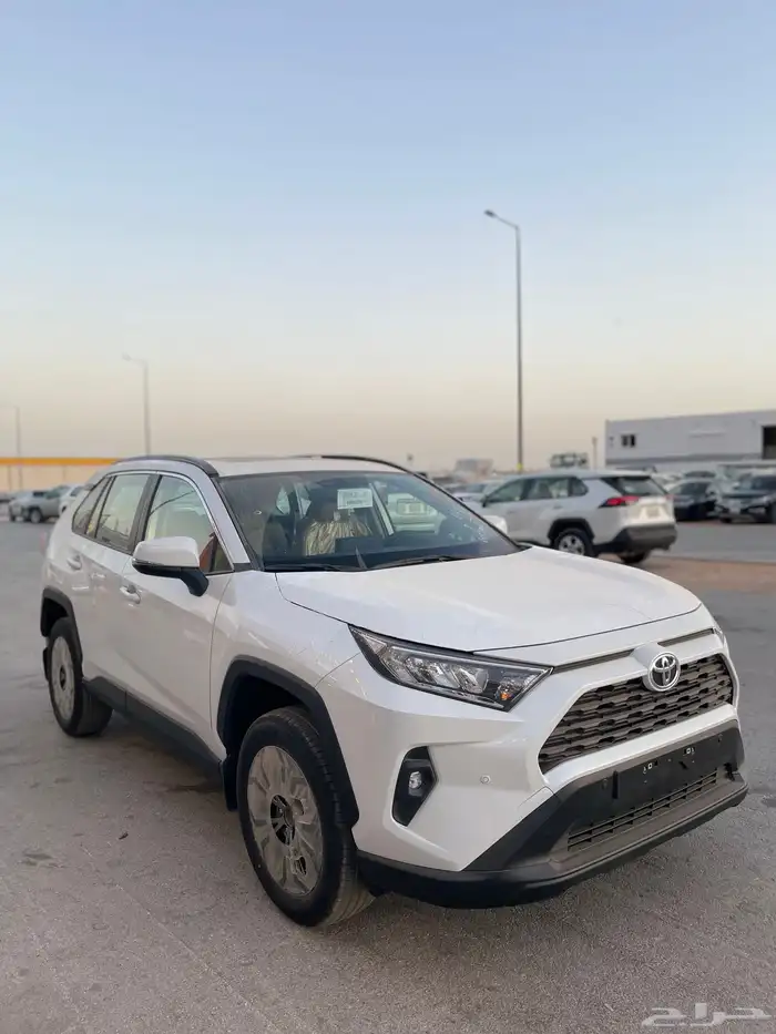 تويوتا راف فور XLE شنطة كهرب بنزين سعودي 2025 2