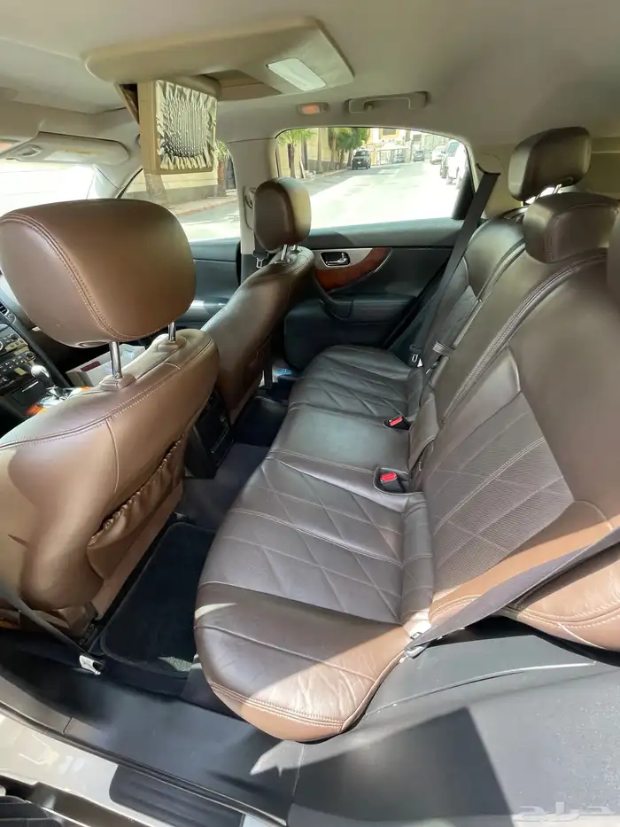 انفنتي QX70 فل كامل 2015 نظيف 30