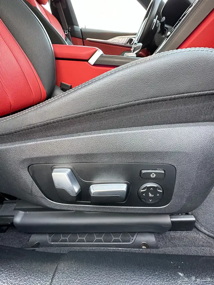 بي ام 840i 2020 على الضمان والصيانات المجانيه 30