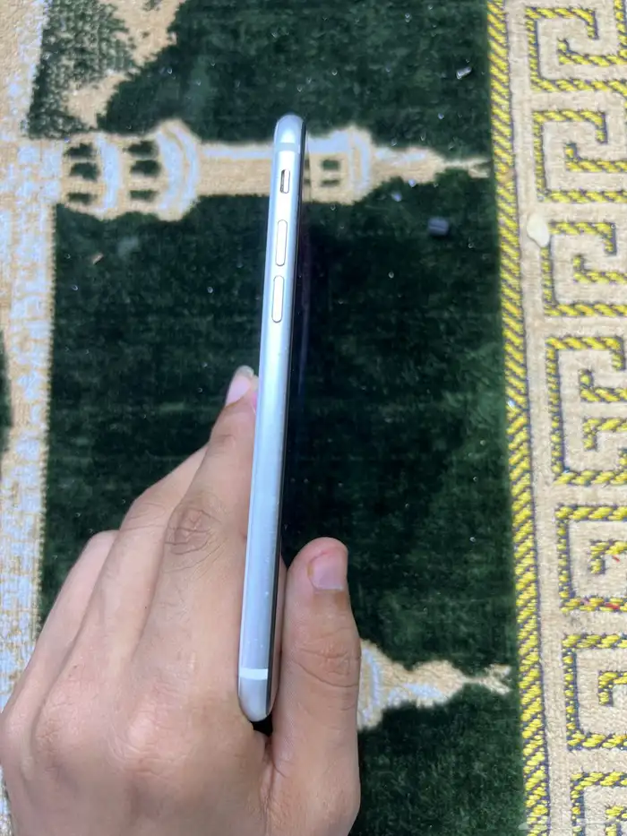 جوال ايفون SE 3