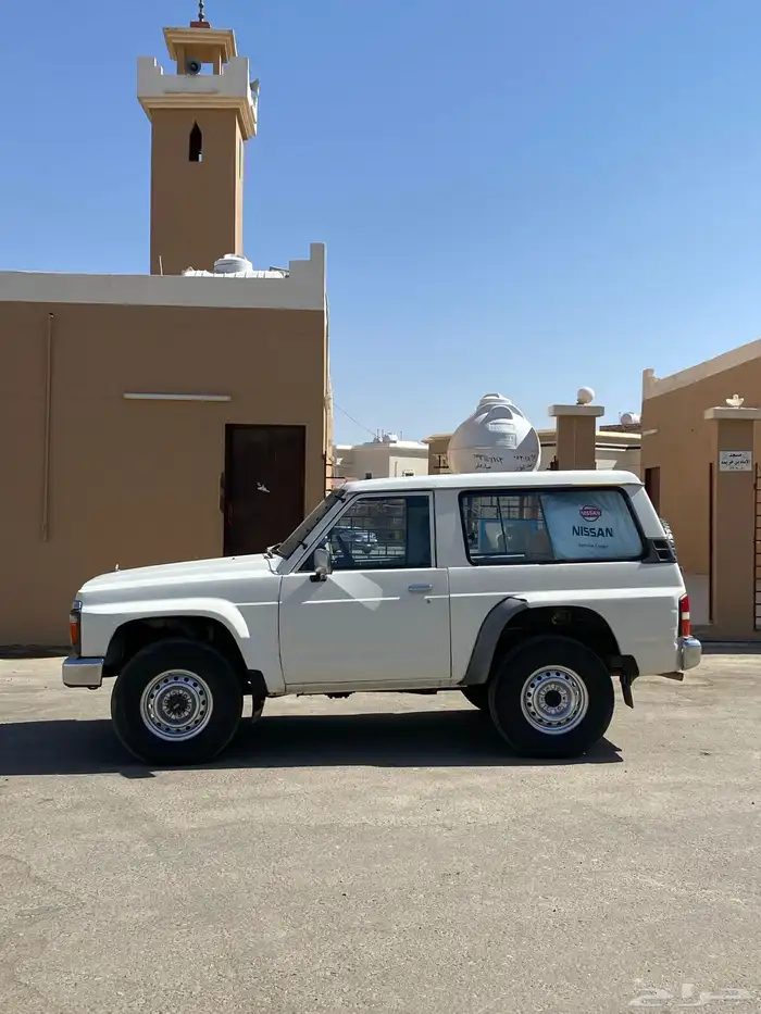 نيسان باترول مديل 88 خالي من الصدوم موتر نضيف 18