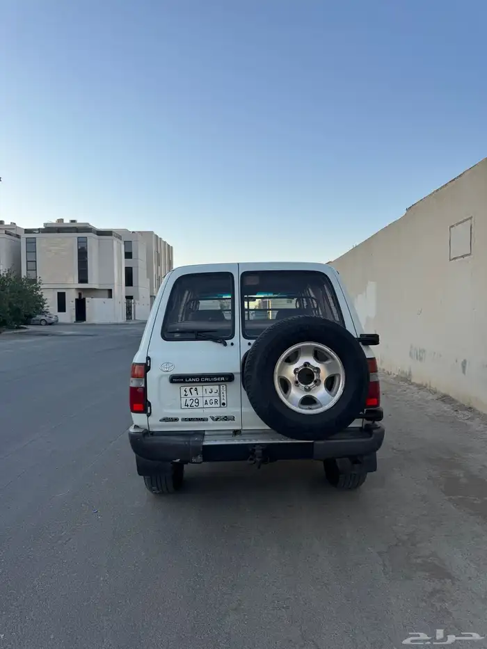 جيب لاند كروزر في اكس ار 6