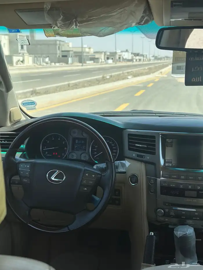 لكزس LX570 2011 5