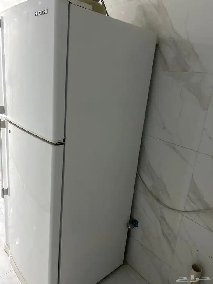 ثلاجة للبيع فقط باب مكسور 0