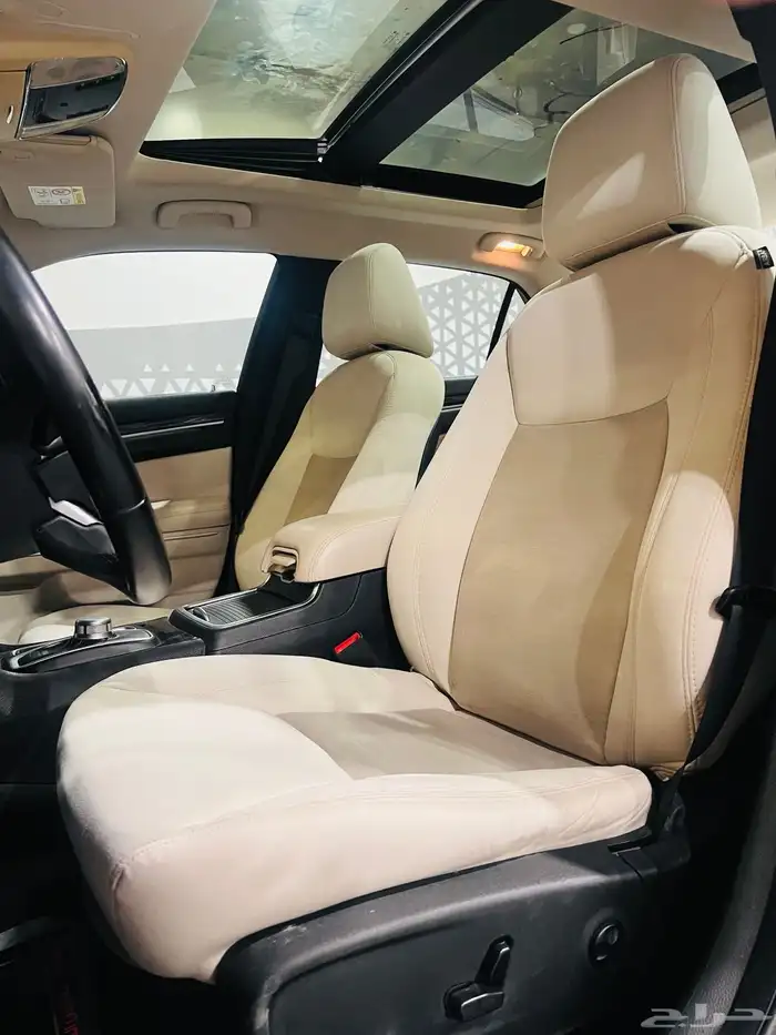 كرايزلر 2015 C300 بانوراما (بحاله ممتازه) 4
