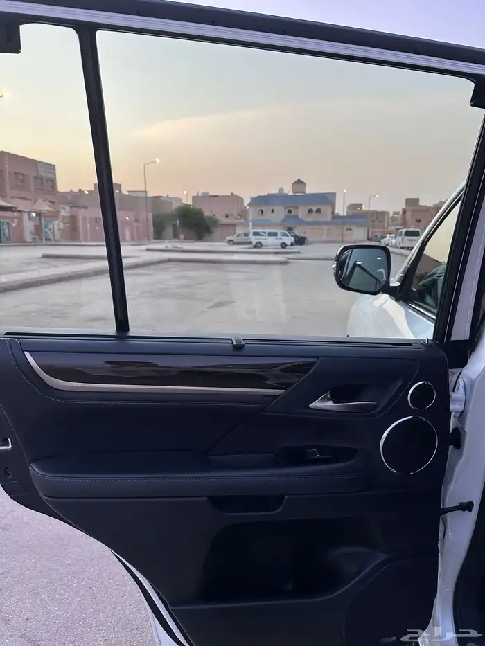 لكزس LX570 S 2018 وكالة مشروط 40