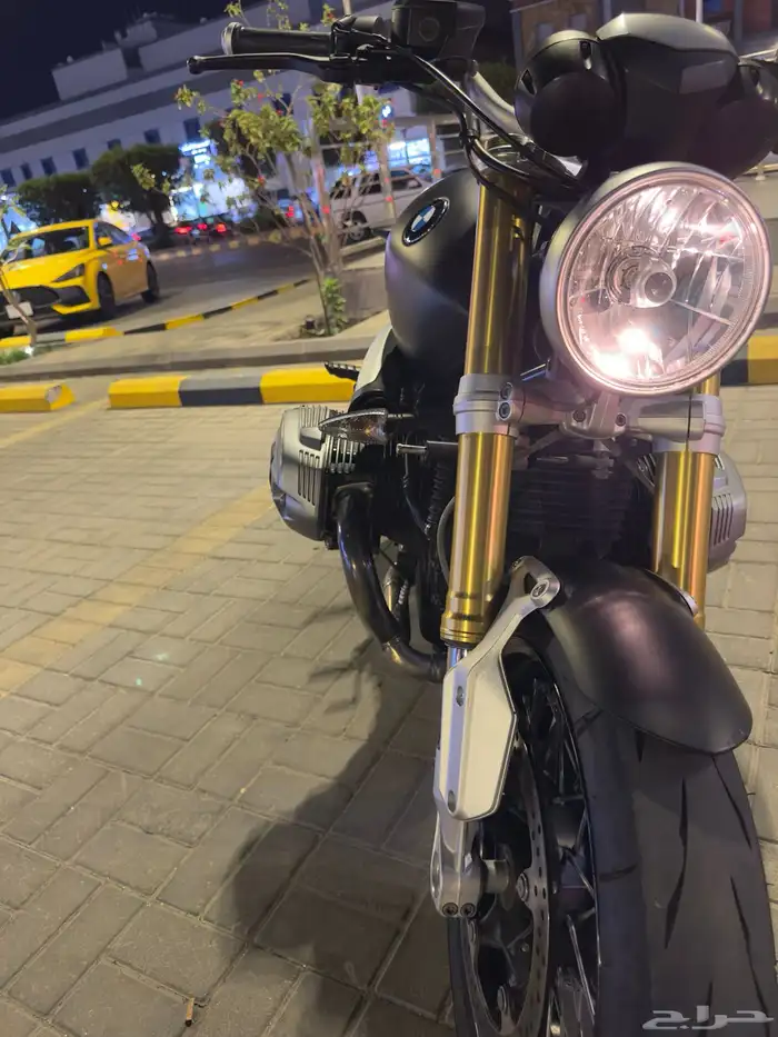 BMW R nine t 13