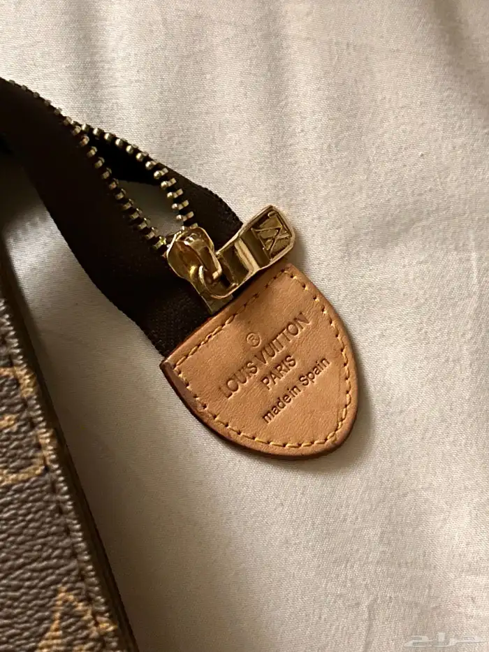 شنطة يد باوتش الف ي LV براند   ماركه 1