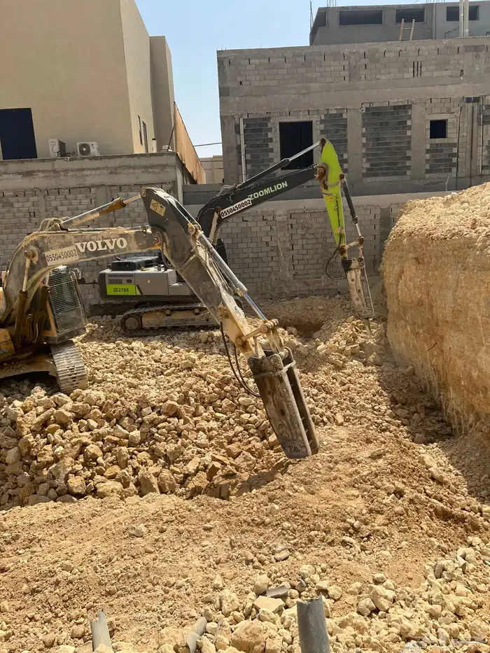 حفروترحيل بوكلين حديث وسعار مناسبه 1