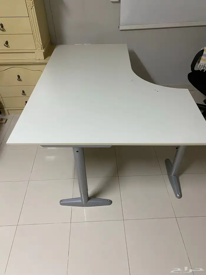 مكتب مستعمل للبيع 0