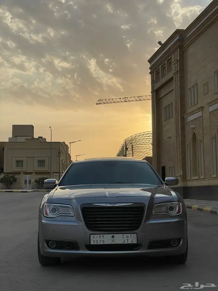 كرايزلر c300 اكزيكتيف 2014 7
