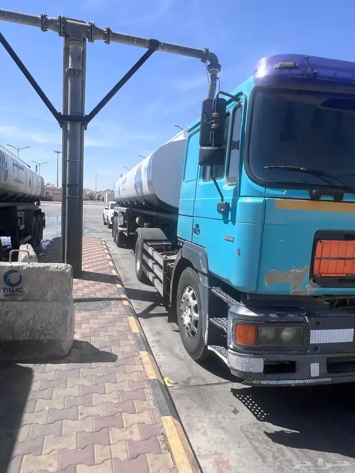 راس شاحنة مان نظيف جدا  مديل 2000  حجم 414 9