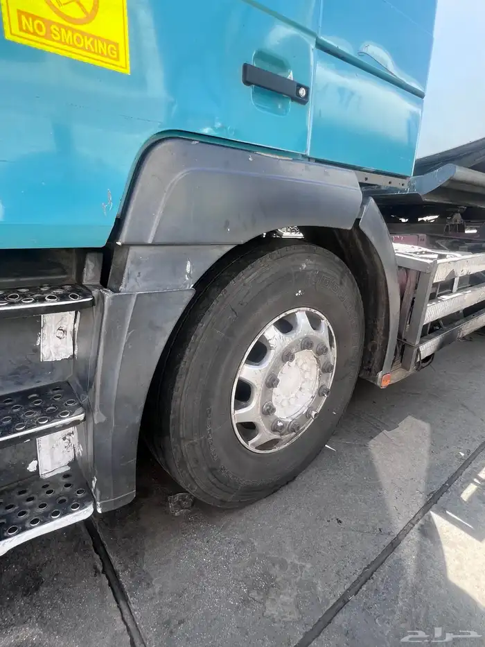 راس شاحنة مان نظيف جدا  مديل 2000  حجم 414 3