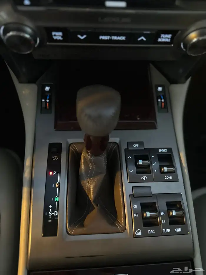 لكزس GX460 موديل 2014 سعودي فل كامل 31