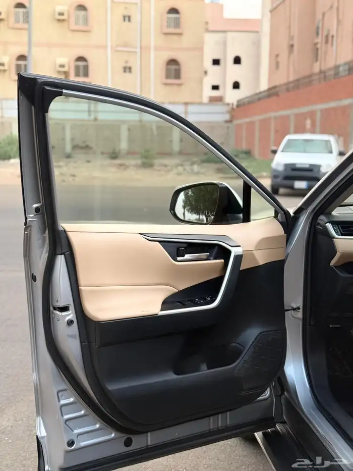 تويوتا راف فور 2022 فل كامل دبل 26