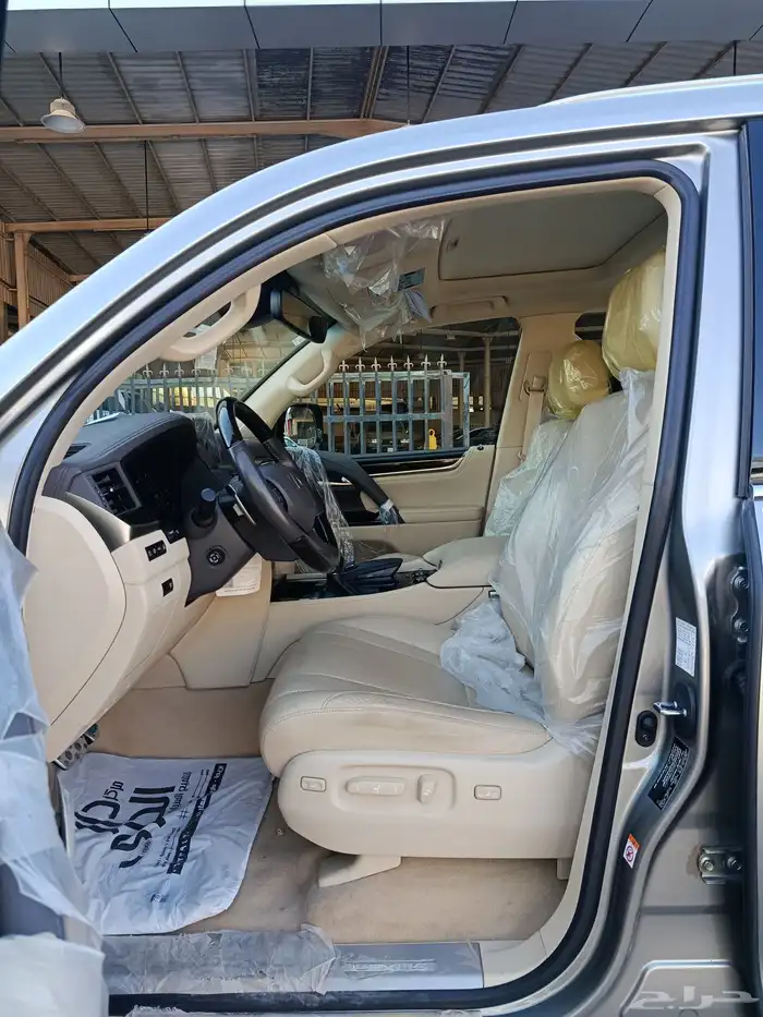 لكزس LX570 سبورت فل كامل سعودي موديل 2019 7