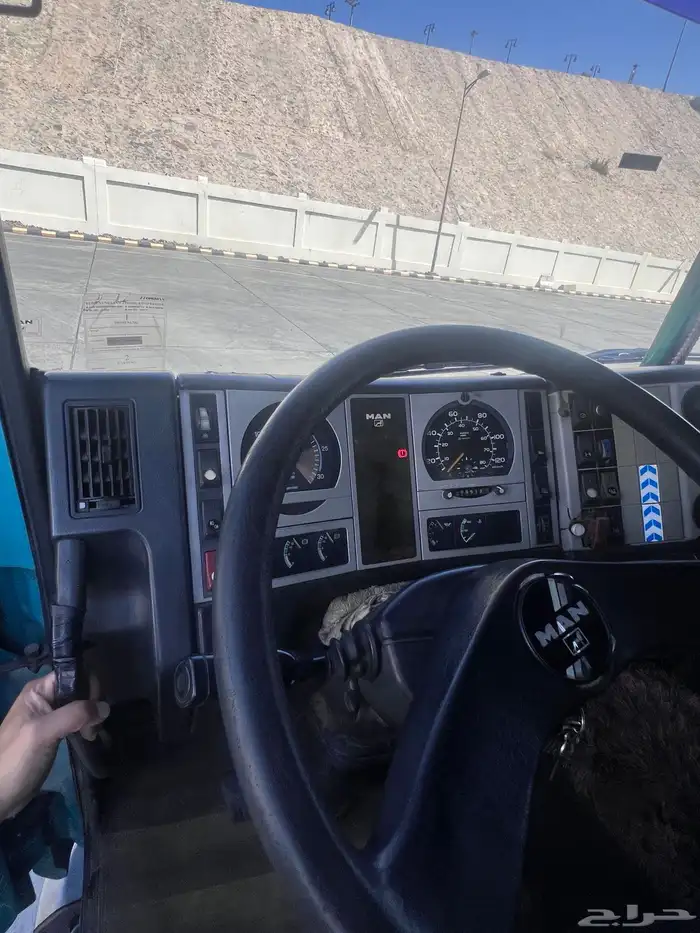 راس شاحنة مان نظيف جدا  مديل 2000  حجم 414 5